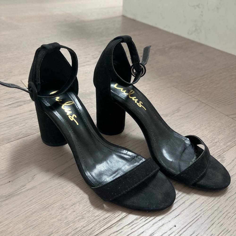 Size 6 Lulus chunky heels